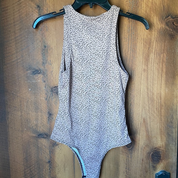Women’s Leopard Bodysuit sz XS - Picture 2 of 3